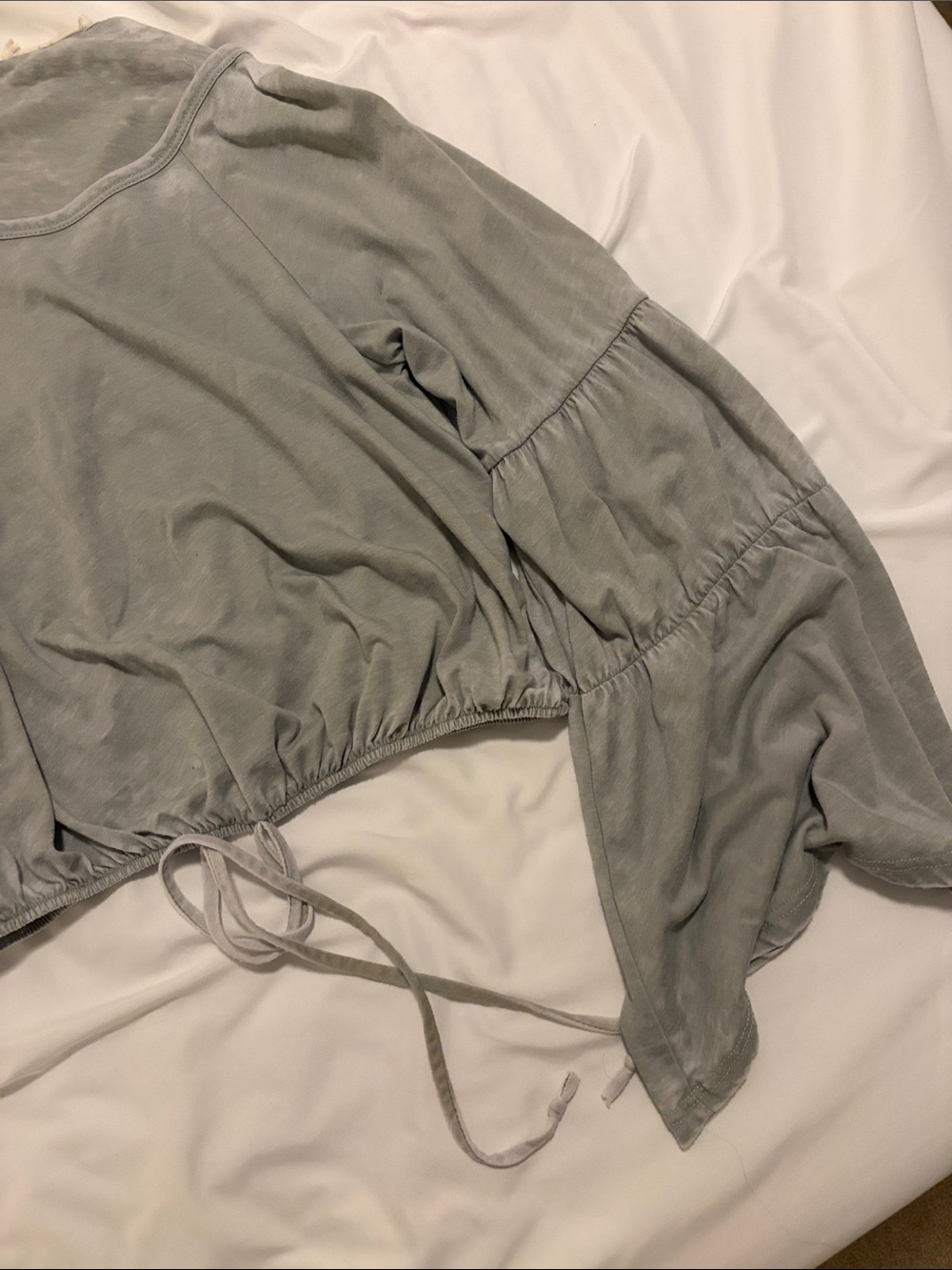 Peach Love California Light Green Cropped Long-Sleeve Top - Picture 4 of 4